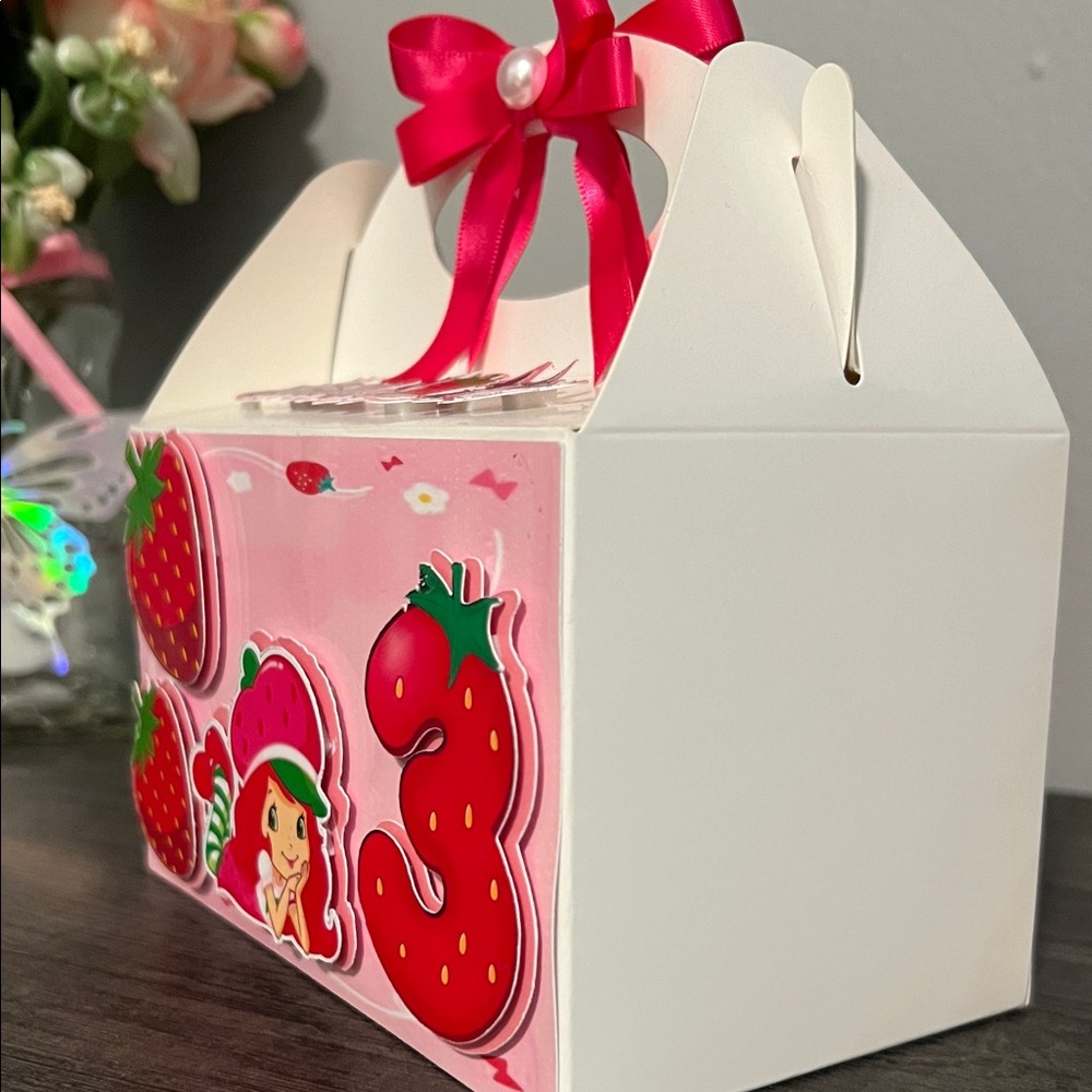 Strawberry-Themed Kids Party Favor Box - Picture 4 of 5